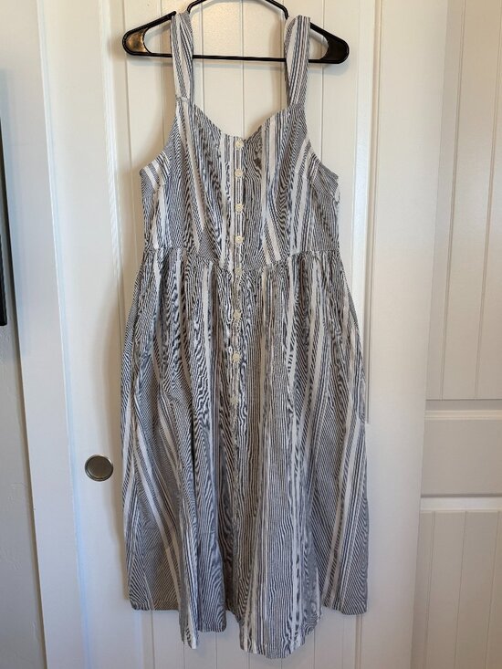 Dresses & Skirts - Striped blue and white button-front midi dress